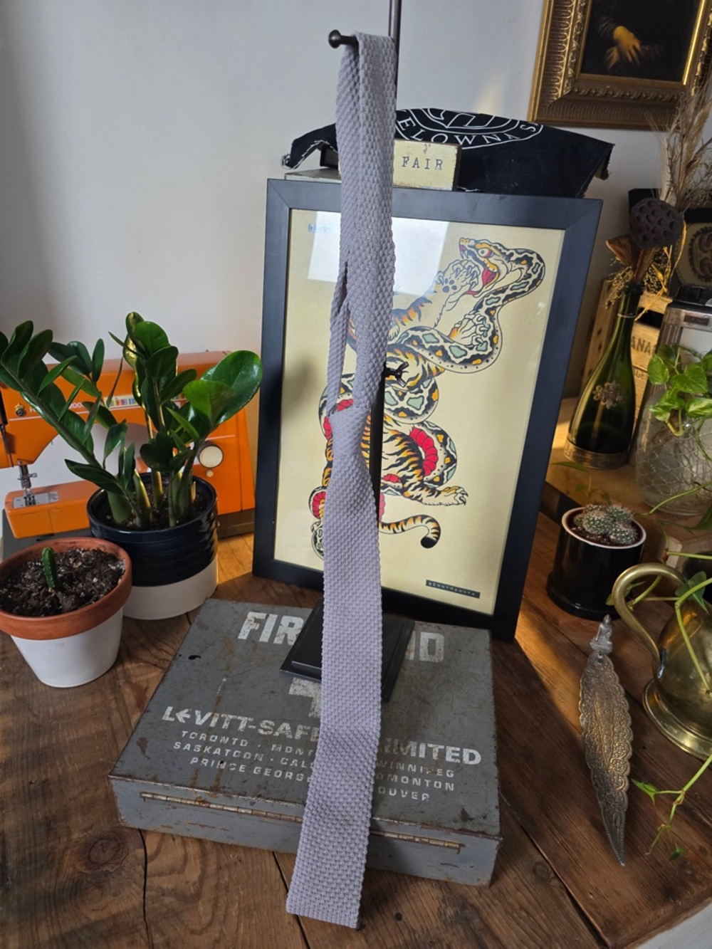 Men's Knit Tie in Light Gray - Classic Textured Style